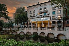 Piazza Hotel Montecasino