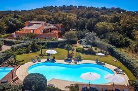 Residence Les Jardins de Sainte-Lucie Piscine chauffée