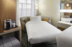 Courtyard By Marriott Oshawa