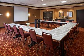 Courtyard By Marriott Evansville East