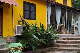 Pousada Familia Viva Trindade casa da Thaís