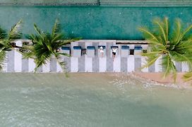 Hotel Tide Phuket Beach Front