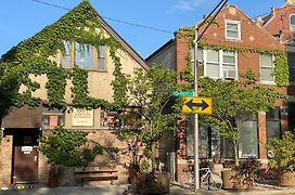 Ray'S Bucktown Bed And Breakfast