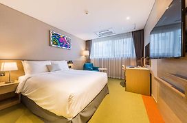 Howard Johnson By Wyndham Incheon Airport