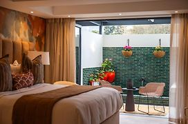 Le Petit Manoir Boutique Hotel