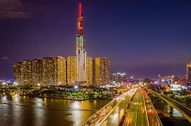 Vinpearl Landmark 81, Autograph Collection