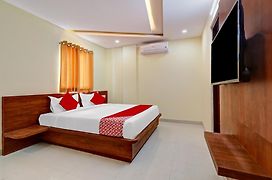 Hotel O Silver House Near Mantri Square Mall