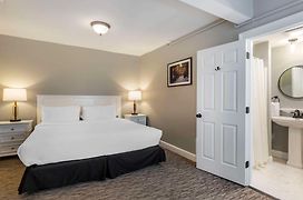 Essex Street Inn & Suites, Ascend Hotel Collection