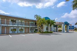 Baymont By Wyndham Punta Gorda/Port Charlotte