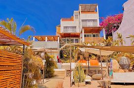 Hotel Perro Surfero Todos Santos