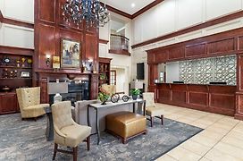 Best Western Plus Crown Colony Inn & Suites