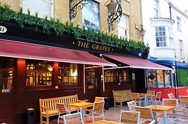 The Grapes Pub