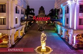 Ramada Suites By Wyndham Solo