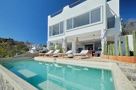 Casa Roni - 5 Bedroom Luxury Villa With Ocean View