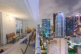 4 Bed Full Condo In Miami With Skyline & Sea View