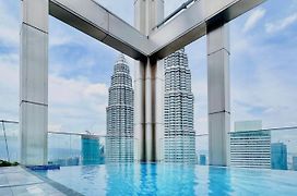 Tropicana Residence Klcc @ Roof Top Swimming Pool