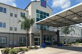 Motel 6-Mission, Tx