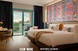 Resorts World Sentosa - Hotel Ora