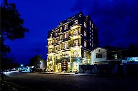 Boutique Kampot Hotel