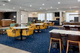 Courtyard By Marriott New Haven Orange