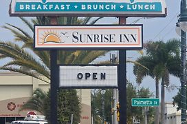 Sunrise Inn By Oyo Titusville Fl