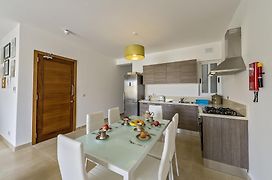 Hillock Residence Apartments