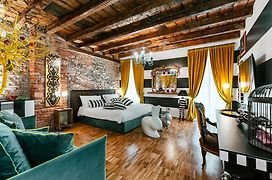 Aurum - Como Luxury Suites