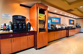 Fairfield Inn & Suites By Marriott Charleston Airport/Convention Center