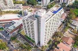 Ville Celestine Condo Hotel E Eventos