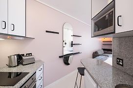 The Flamingo Private Apartments By Perch Stays