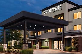 Courtyard By Marriott Tulsa Central