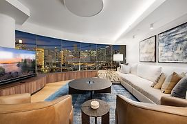 3 Bedroom Darling Harbour Apartment