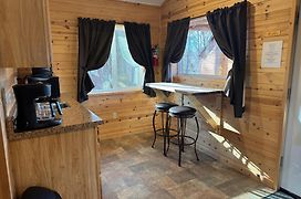 Susitna River Lodging, Backwoods Cabins