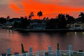 Aloha Condominium On The Intracoastal-Walk To The Beach