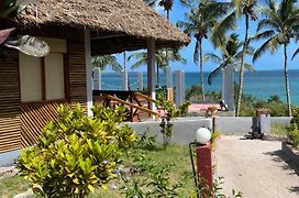 Mafia Beach Bungalows Sea View