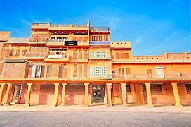 Collection O Ramganj Near Hawa Mahal Formerly Khandaka Mahal