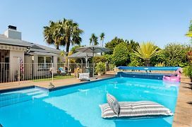 Meerendal Cottage-Affordable Luxury,Private Pool