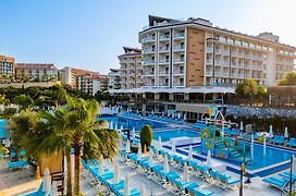 Ramada Resort Kusadasi & Golf