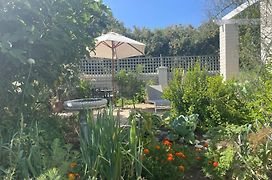 Garden Cottage - Leafy Constantia Guest House