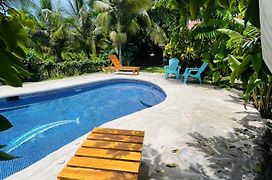 Pangea Lodge Tropical Vibe Home With Shared Pool