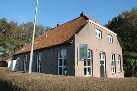 Karin'S Kruidenhoeve B&B Kamer Kamille Met Finse Sauna