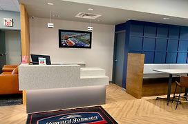 Howard Johnson By Wyndham Winnipeg West