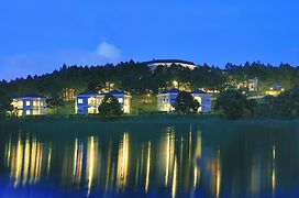 Dalat Edensee Lake Resort & Spa