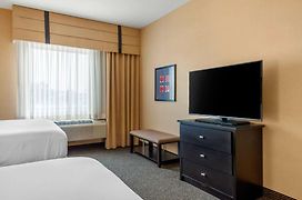 Cambria Hotel Akron - Canton Airport