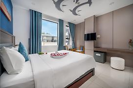 Maxhome Luxury Hotel - Stay 24H