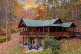 Gatlinburg Mountain Heaven Retreat