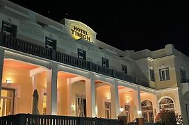 Tinion Hotel