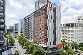 Ibis Saigon South