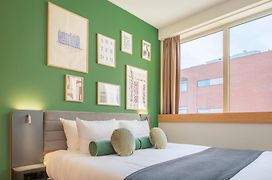 Maxhotel Amsterdam Airport Schiphol - Recently Renovated