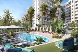 Churchill Suites Crown Miami Beach